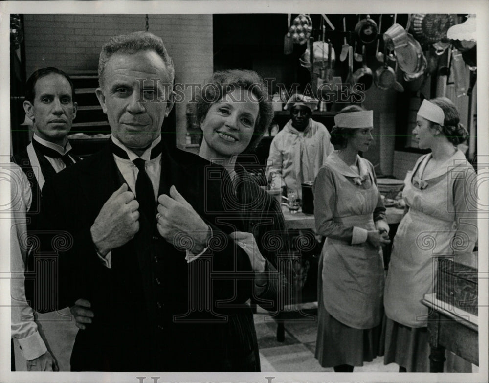 1975 Press Photo George Rose Beacon Hill Film Actor - RRW00909 - Historic Images