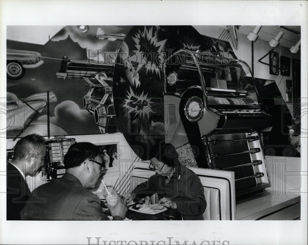 1986 Press Photo McDonald Restaurant - RRW00953 - Historic Images