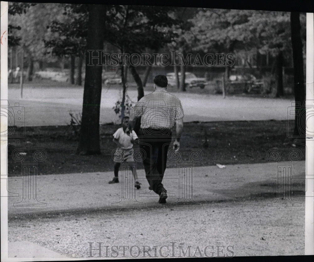 1962 Press Photo Fire Man Chasing Joseph - RRW01027 - Historic Images