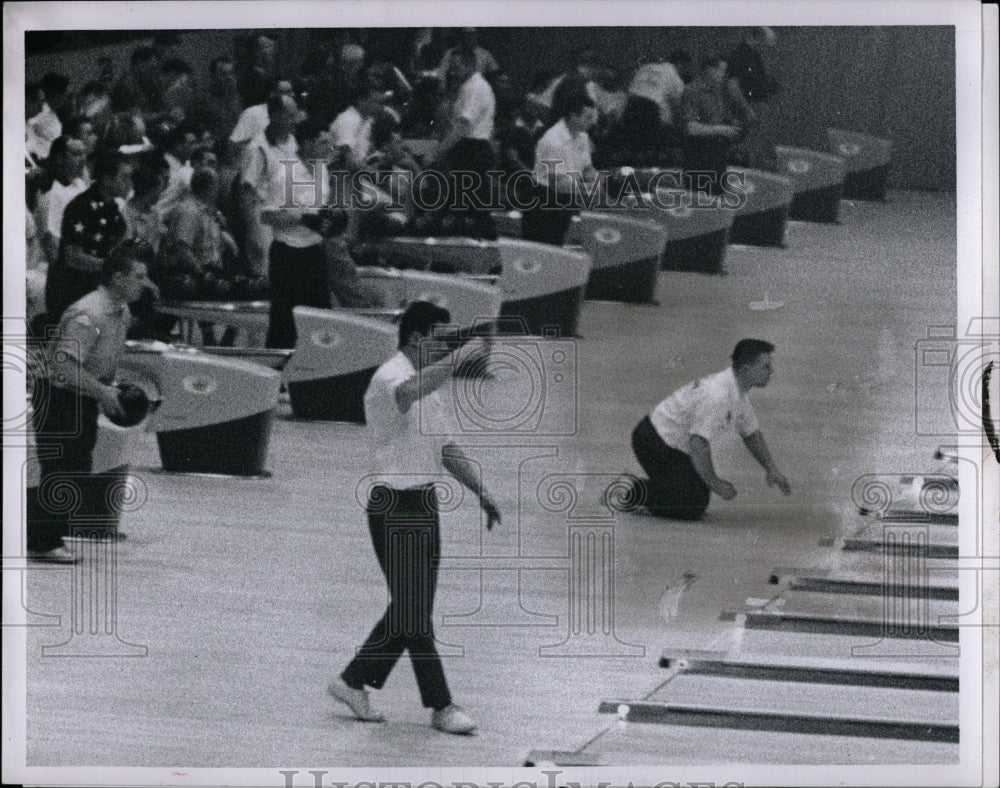 1958 Press Photo Ed Lubanski Bowling Champion Detroit - RRW01047 - Historic Images