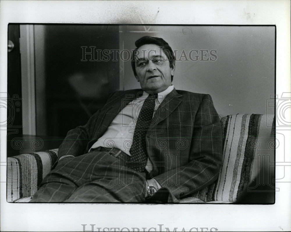 1983 Press Photo Harry Hackney TV Exec. - RRW01085 - Historic Images