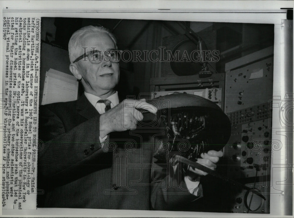 1967 Press Photo Haldan Keffer Hartline Nobel Scientist - RRW01111 - Historic Images