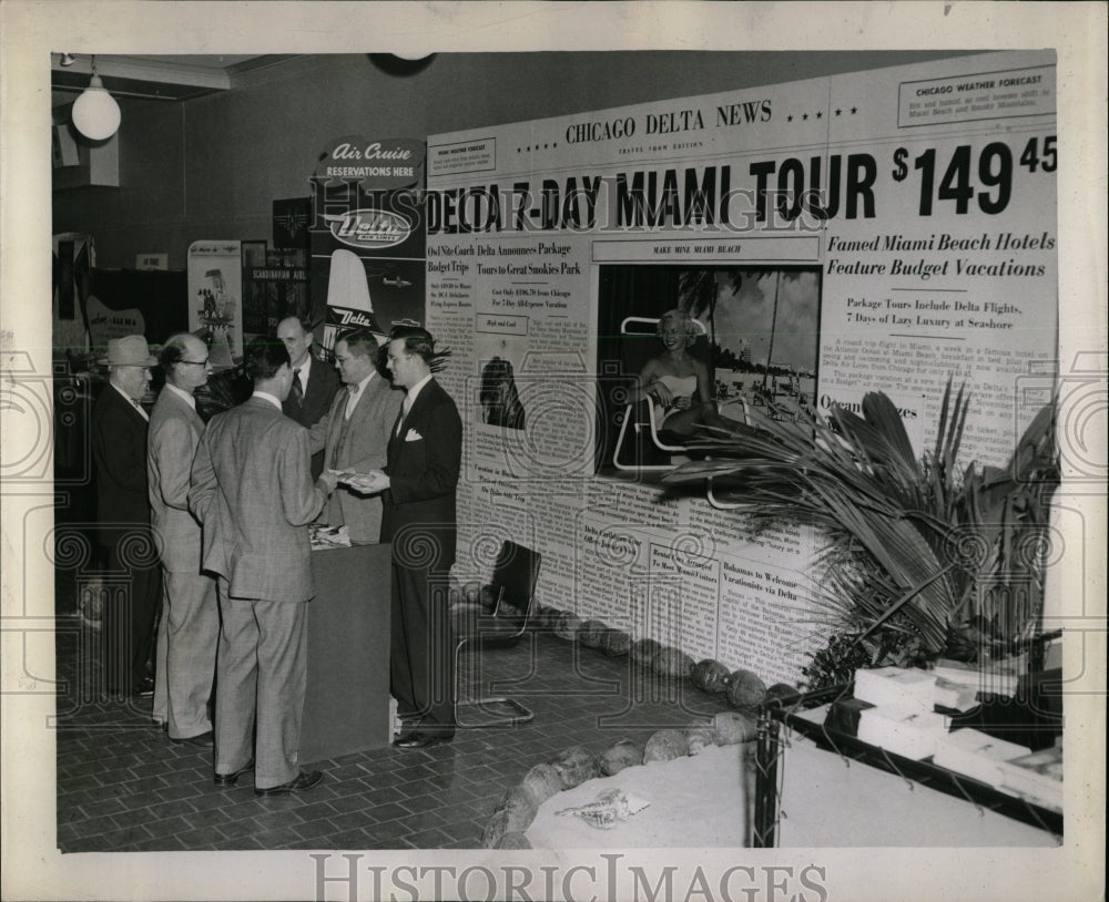 1950 Press Photo Daily News Travel Show - RRW01237 - Historic Images