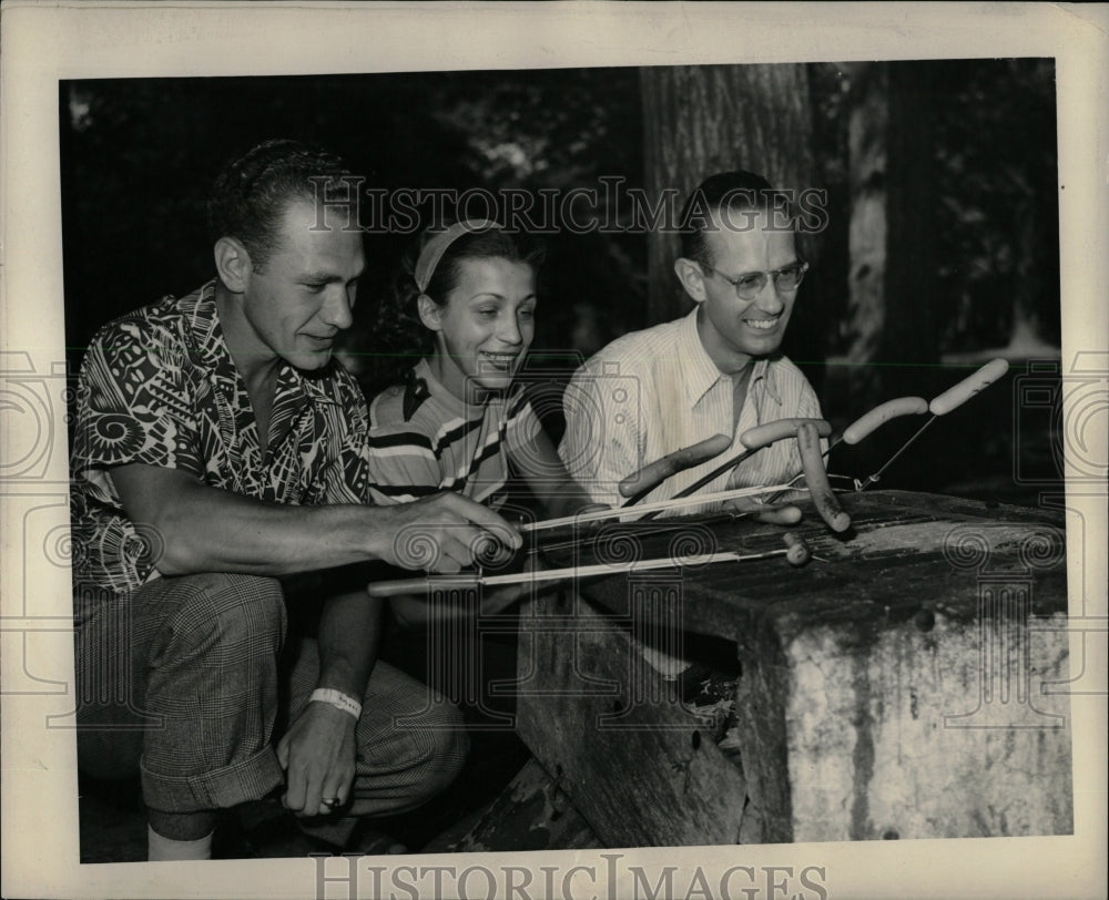 1948 Press Photo Hot Dogs - RRW01317 - Historic Images