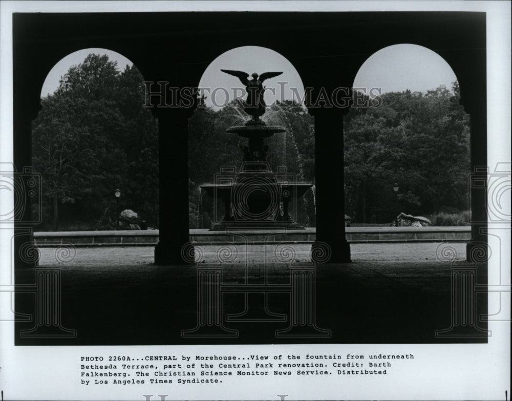 1982 Press Photo NYC Park Central - RRW01367 - Historic Images