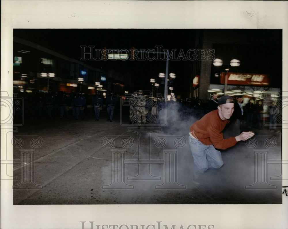 1992 Press Photo College Students Riots - RRW01381 - Historic Images