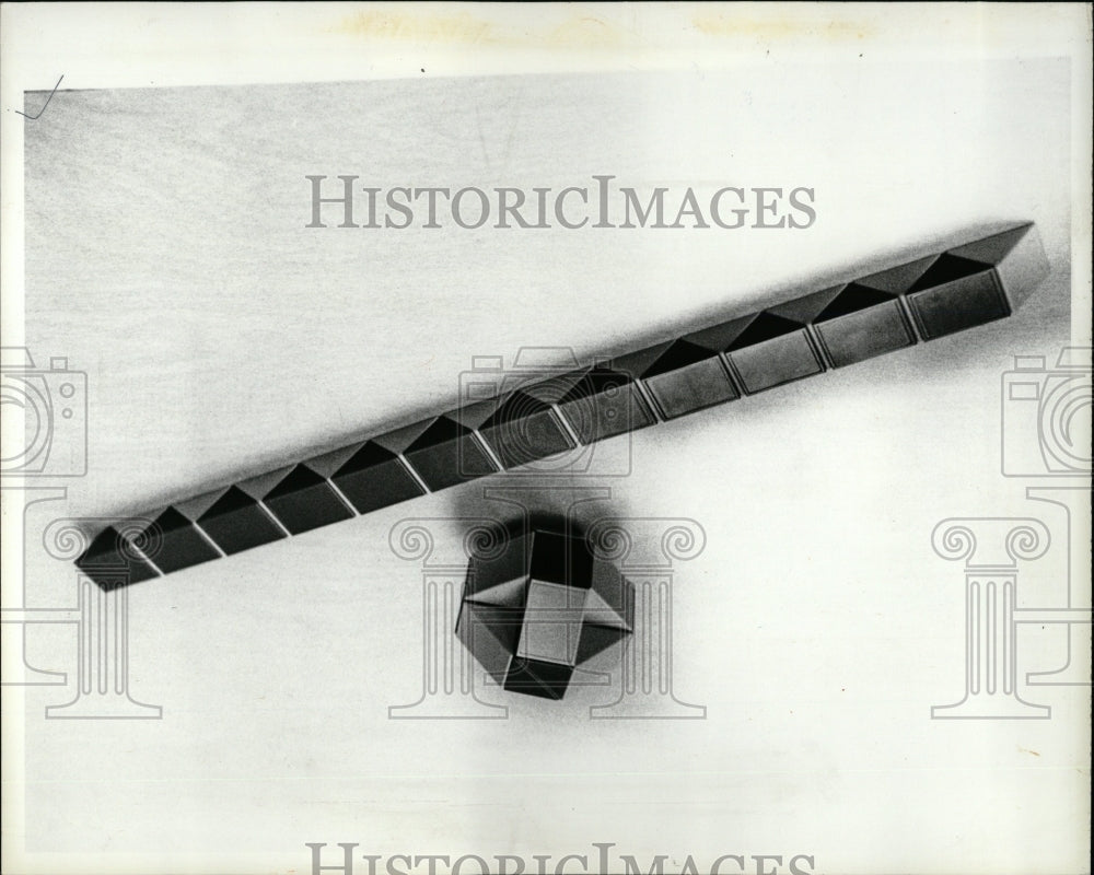 1981 Press Photo Rubik Snake, New Puzzles - RRW01453 - Historic Images