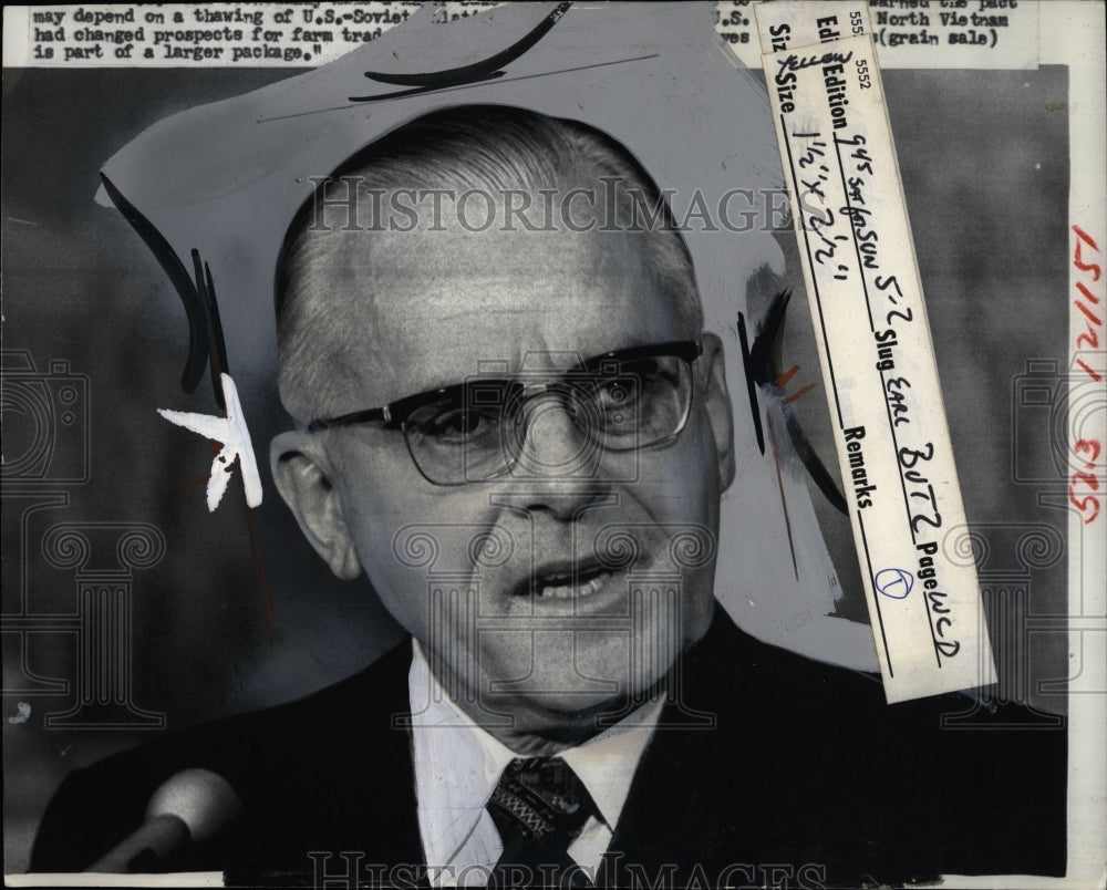 1972 Press Photo Earl Butz Agriculture Secretary - RRW01555 - Historic ...