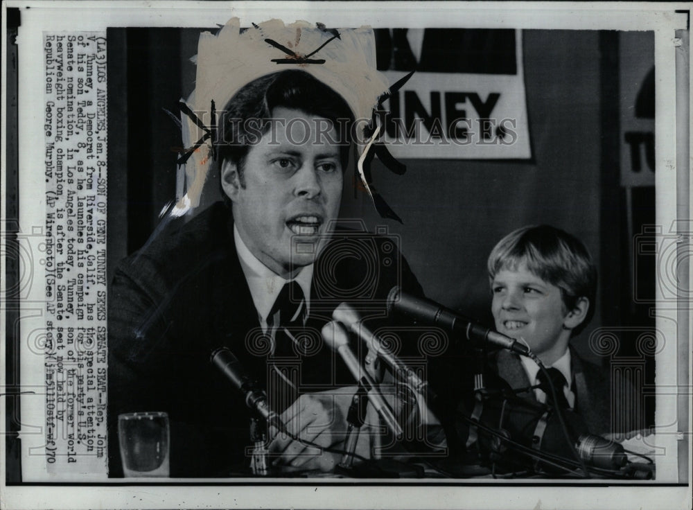 1970 Press Photo John Tunney Campaigns Dem Senate Seat - RRW01561 - Historic Images