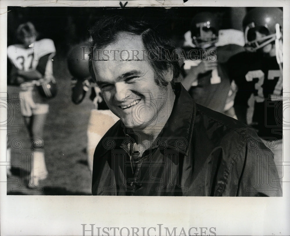 1976 Press Photo Livonia High School Football Coach - RRW01747 - Historic Images