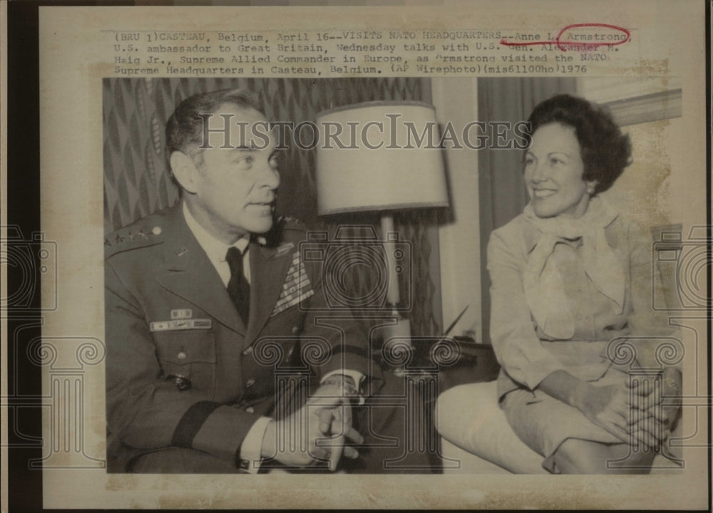 1976 Press Photo Anne L. Armstrong U.S. Ambassador to G - RRW01797 - Historic Images