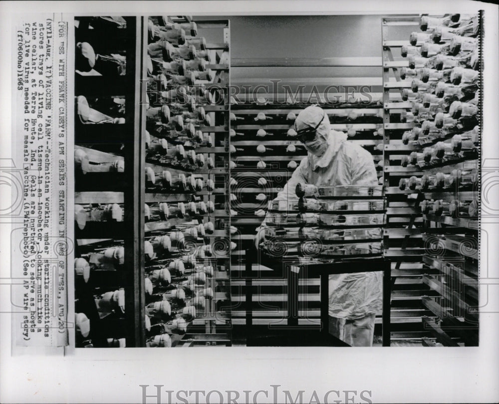 1963 Press Photo Vaccine medicine virus - RRW01915 - Historic Images