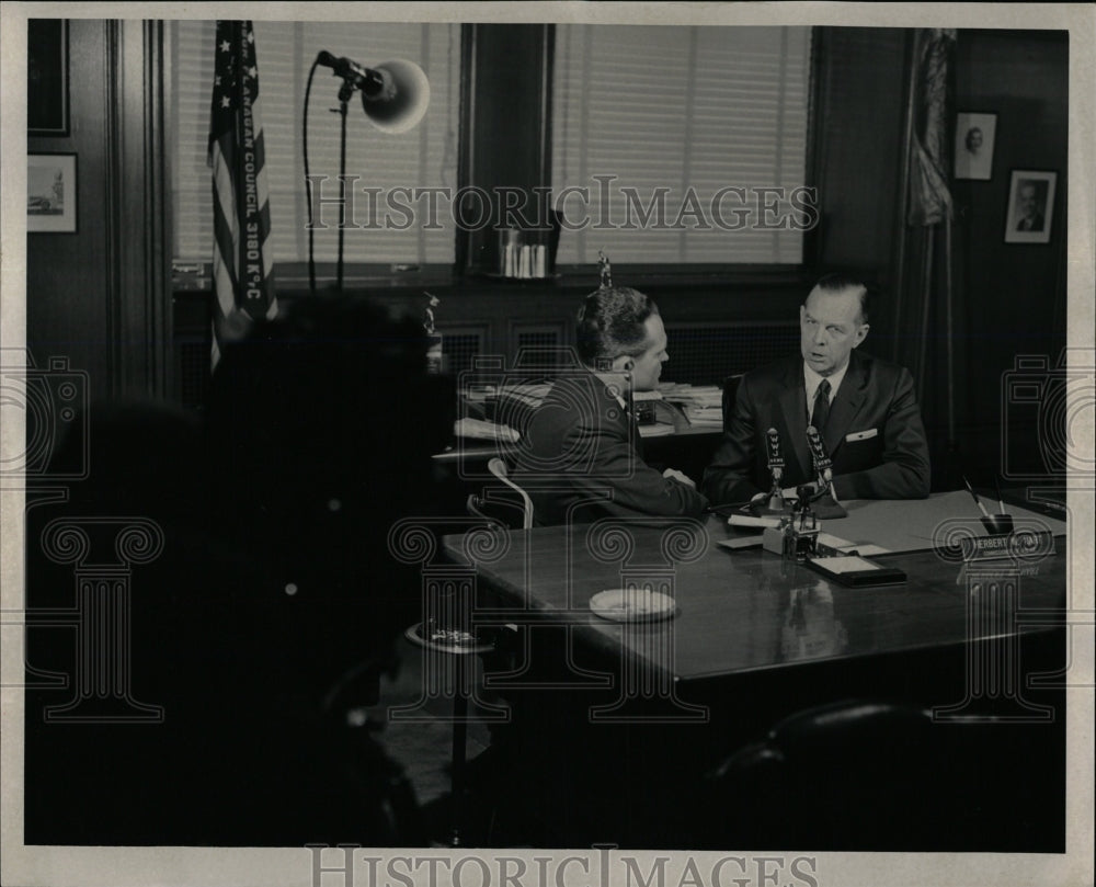 1960 Press Photo Police commander Herbert W. Hart - RRW01991 - Historic Images