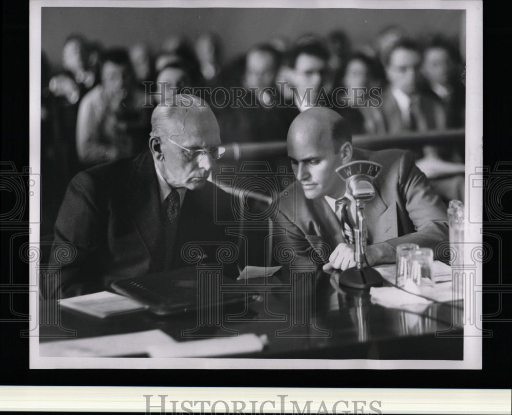 1954 Press Photo Gerald Harrison Attorney Leslie Field - RRW02041 - Historic Images