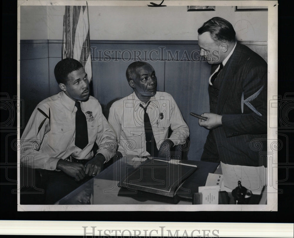 1948 Press Photo Wayne Jail guards Harrison Gordon - RRW02043 - Historic Images
