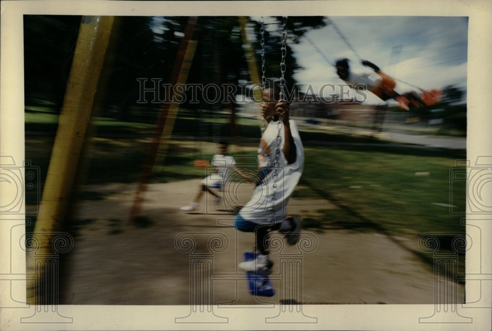 1994 Press Photo Children Playing in Clark Park - RRW02393 - Historic Images