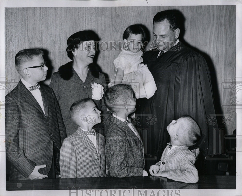 1959 Press Photo Probate Judge Family - RRW02417 - Historic Images