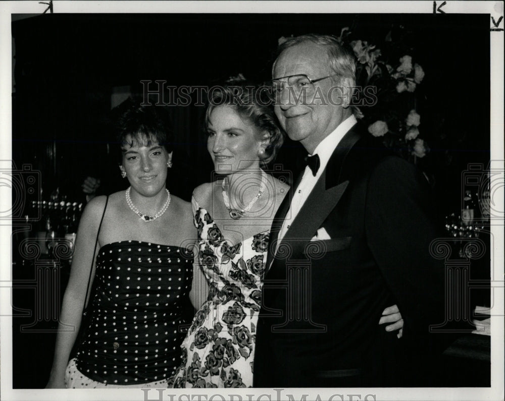 1988 Press Photo Lee Iacocca Daughters - RRW02527 - Historic Images