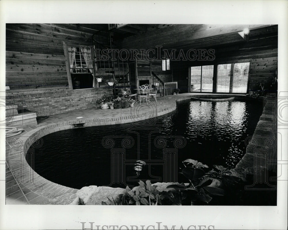 1984 Press Photo Indoor Swimming Pool - RRW02569 - Historic Images