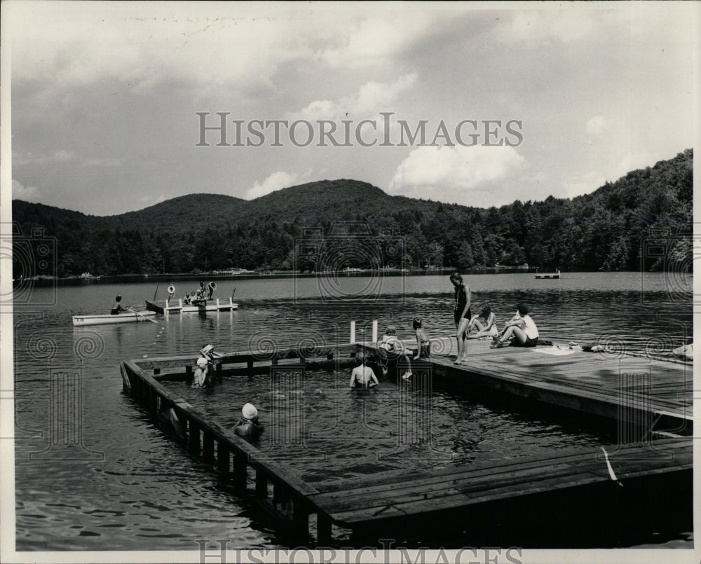 1949 Press Photo swimming crib Organization Camps - RRW02589 - Historic Images