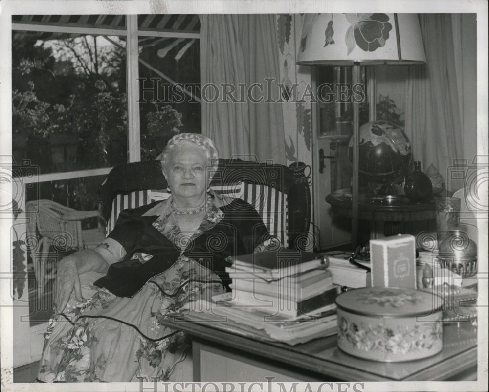 1960 Press Photo Mina Wilcox Putnam - RRW02639 - Historic Images