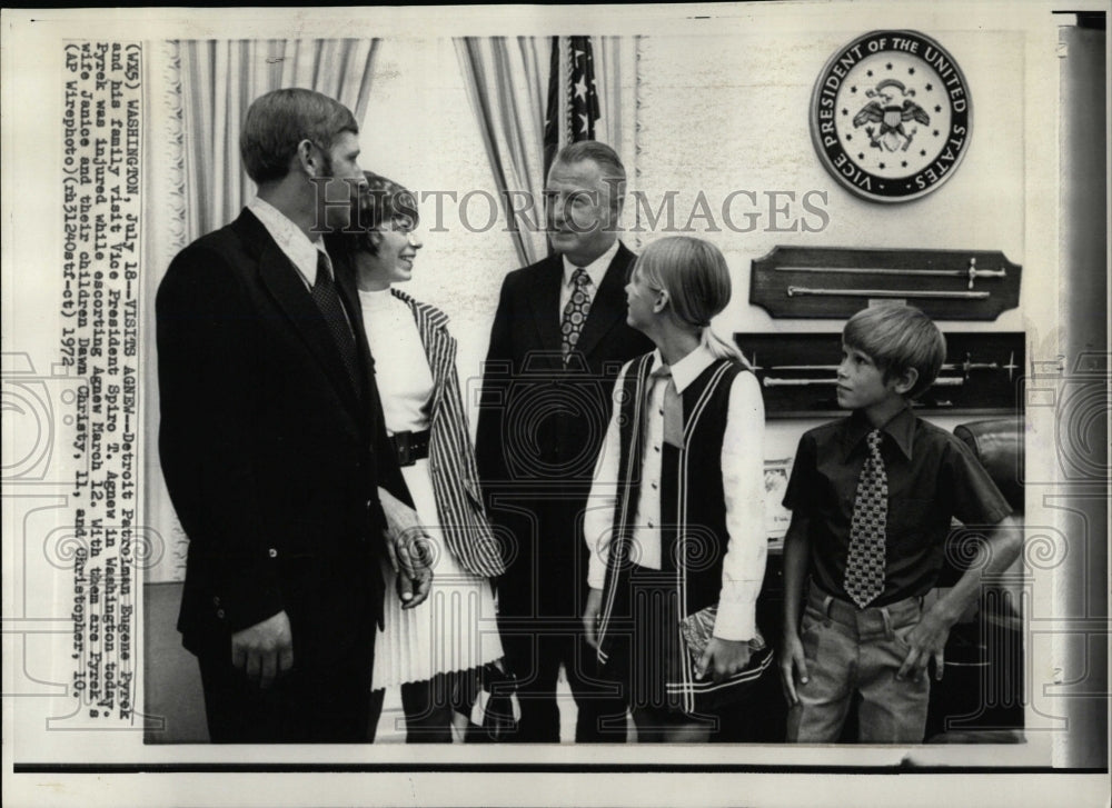 1972 Press Photo Visit Agnew - RRW02647 - Historic Images