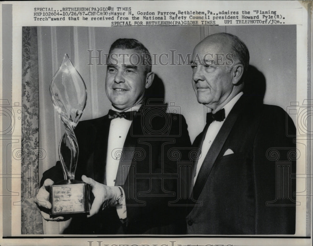 1967 Press Photo Mayor Payrow Gets Flaming Torch Award - RRW02657 - Historic Images