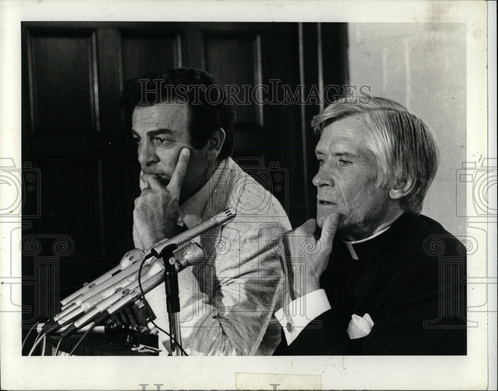 1983 Press Photo Father Vaughn M. Quinn - RRW02907 - Historic Images