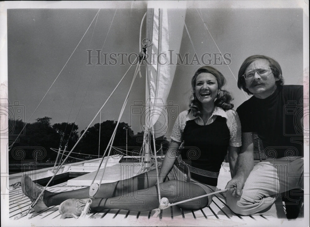 1972 Press Photo Graphics Designer Purdon Sailing - RRW03119 - Historic Images