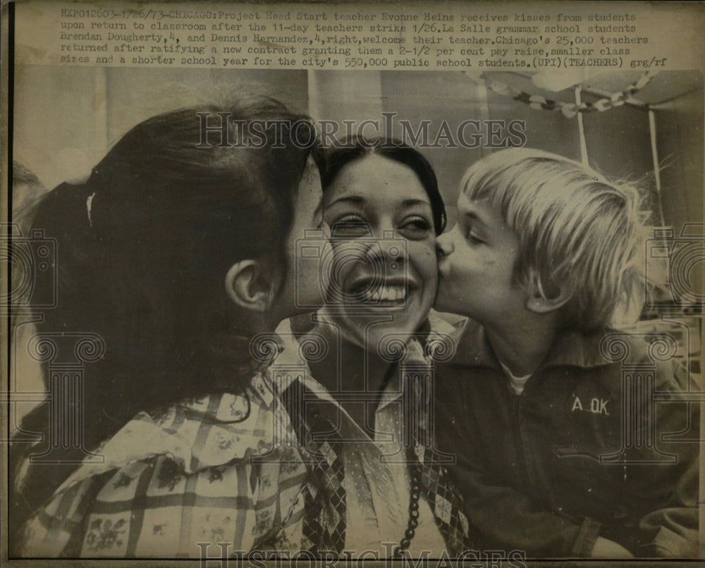 1973 Press Photo Head Start Teacher Children Kiss - RRW03223 - Historic Images