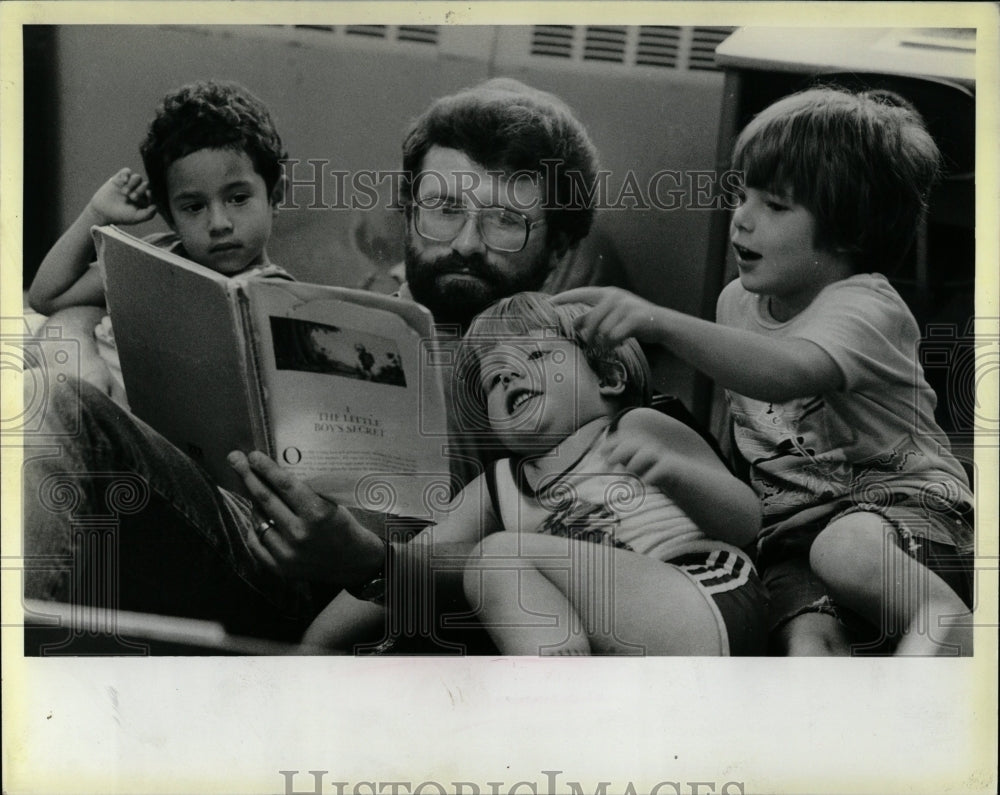 1983 Press Photo Terry Kulat Trinity Lutheran Preschool - RRW03235 - Historic Images