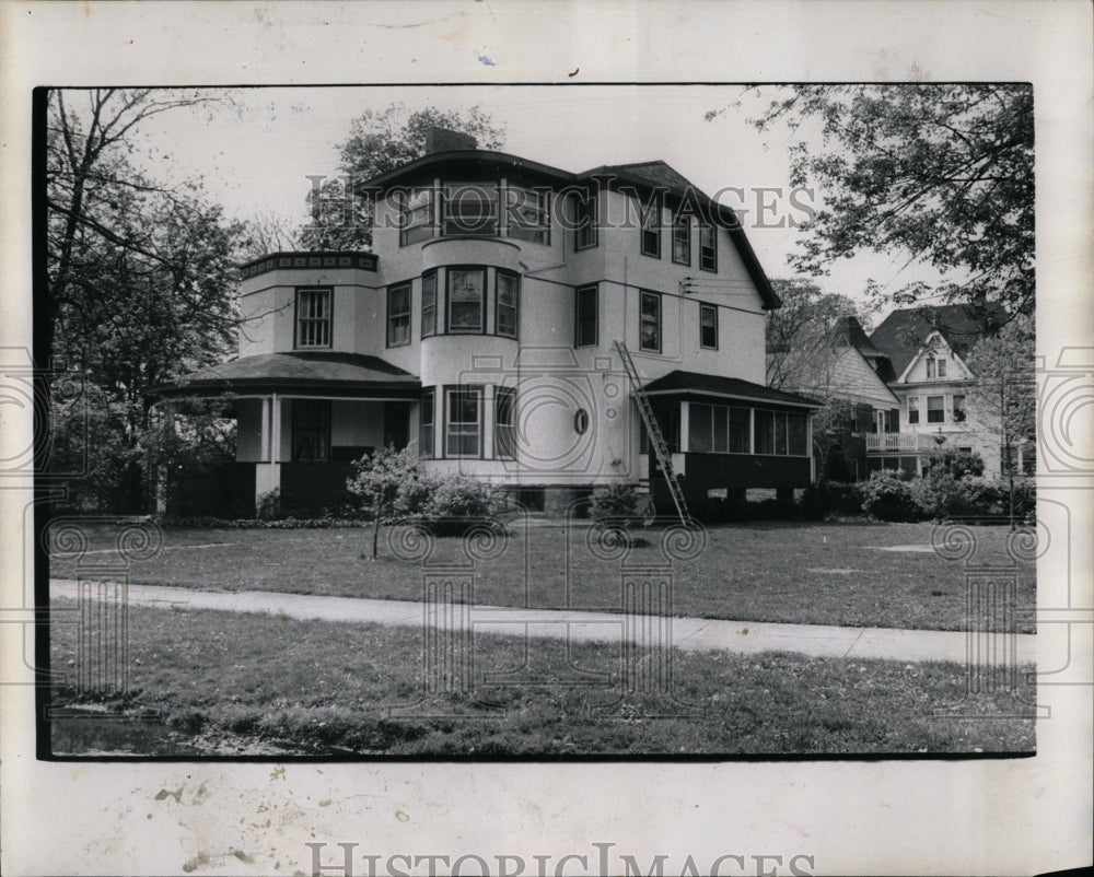 1974 Press Photo Old Edgebrook Neighborhood Victorian - RRW03313 - Historic Images