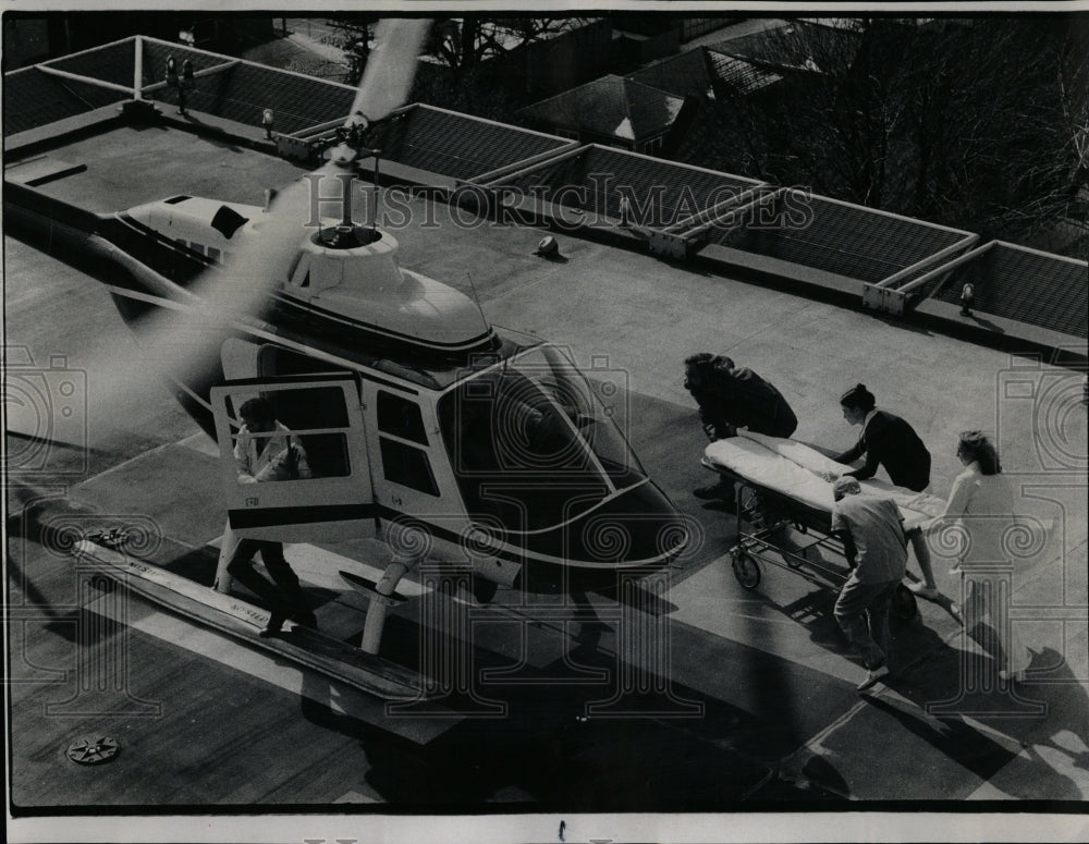 1975 Press Photo Hospitals Helicopters - RRW03337 - Historic Images