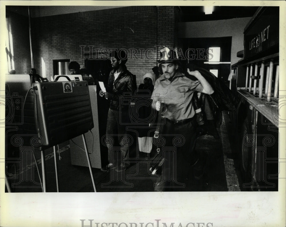 1983 Press Photo Firehouse Fireman Voters - RRW03469 - Historic Images