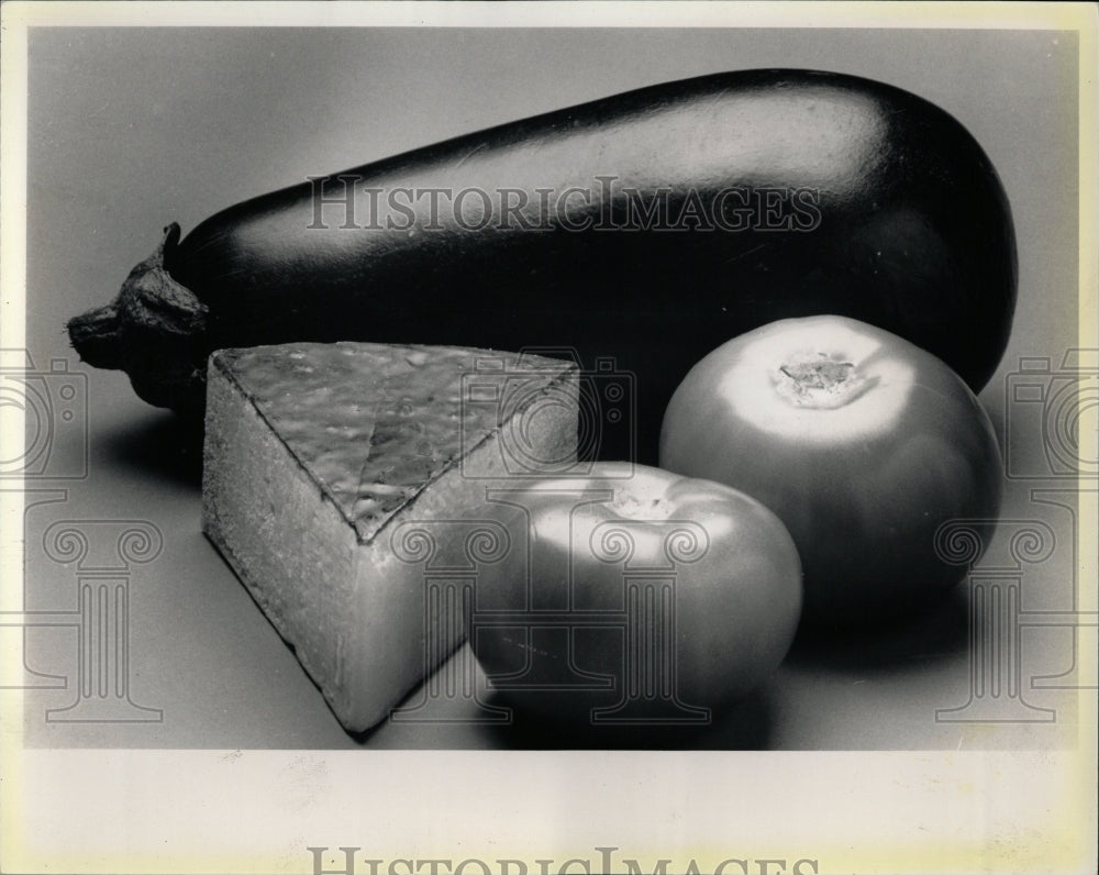 1988 Press Photo Eggplant Cheese Tomatoes - RRW03477 - Historic Images