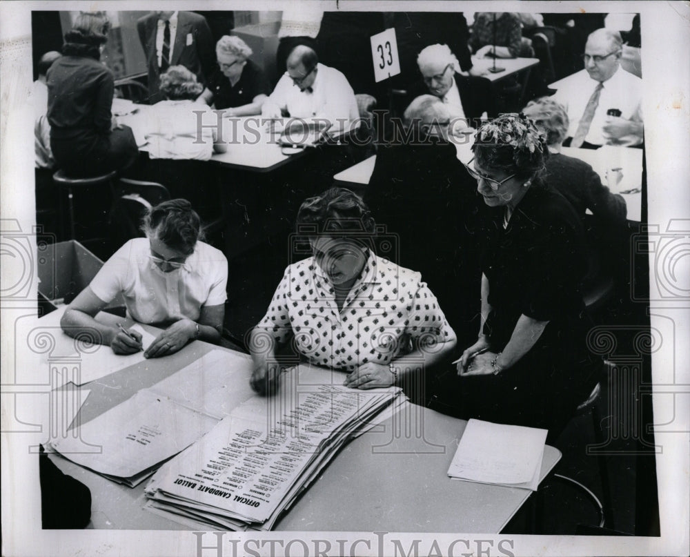 1960 Press Photo Recheck Judges Tallying Recount - RRW03513 - Historic Images