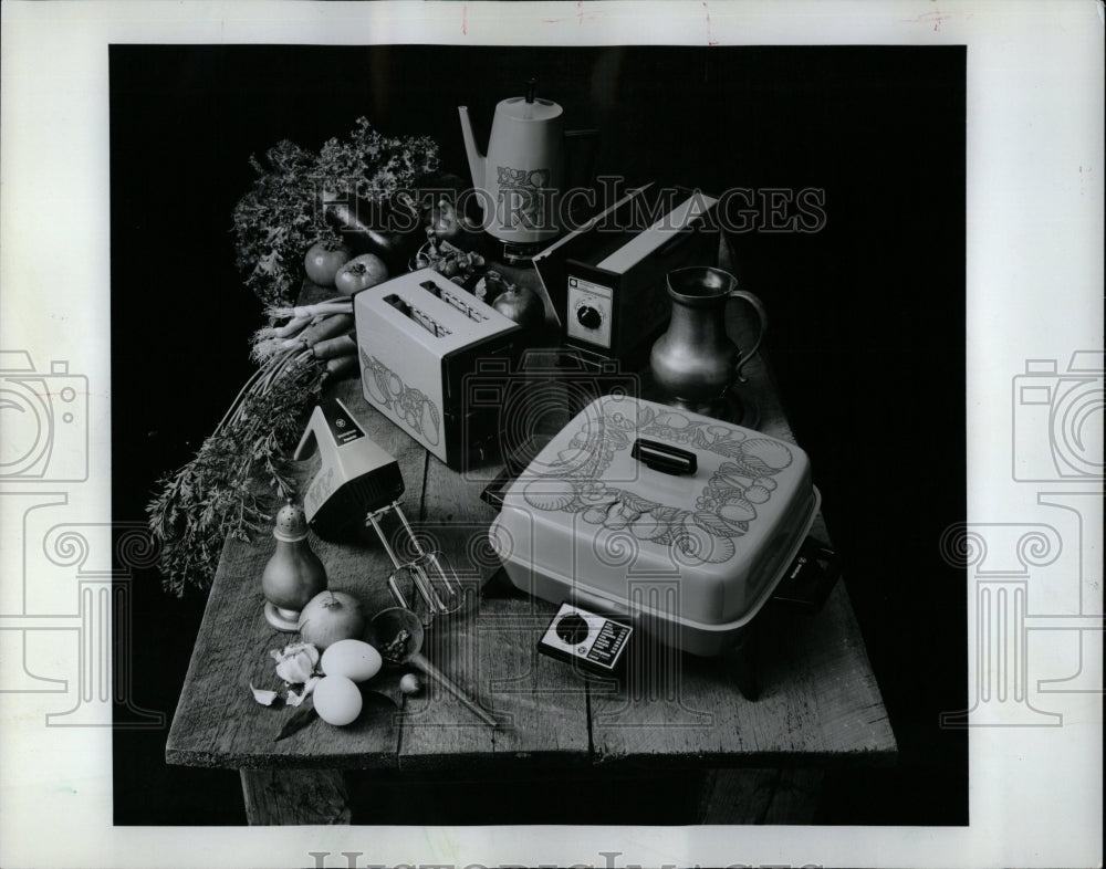 1971 Press Photo Westinghouse Coffeemaker Grill Pan - RRW03529 - Historic Images