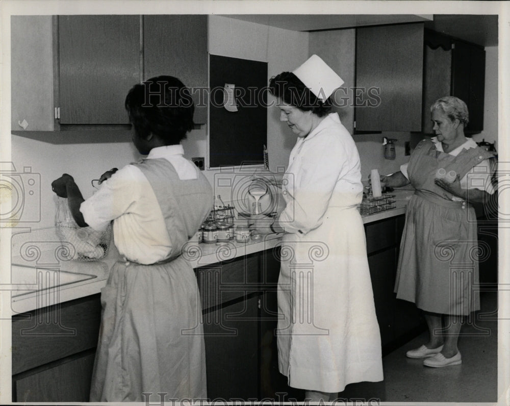 Press Photo Infant Formula/Electro Thermal Sterilizers - RRW03551 - Historic Images