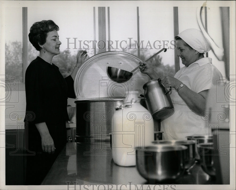 Press Photo Portable Steel Steamers Foot Service - RRW03553 - Historic Images