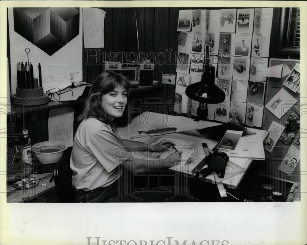 1984 Press Photo First Time Voter In Her Office - RRW03635 - Historic Images