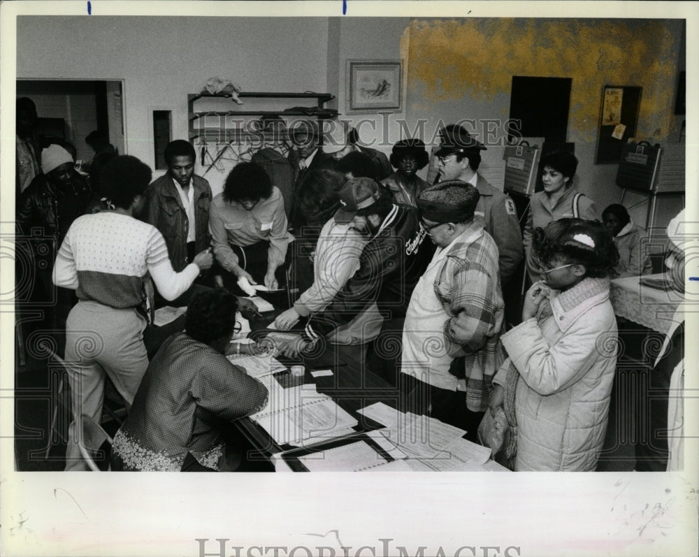 1983 Press Photo 11th Ward Polling Place Liberty Temple - RRW03639 - Historic Images