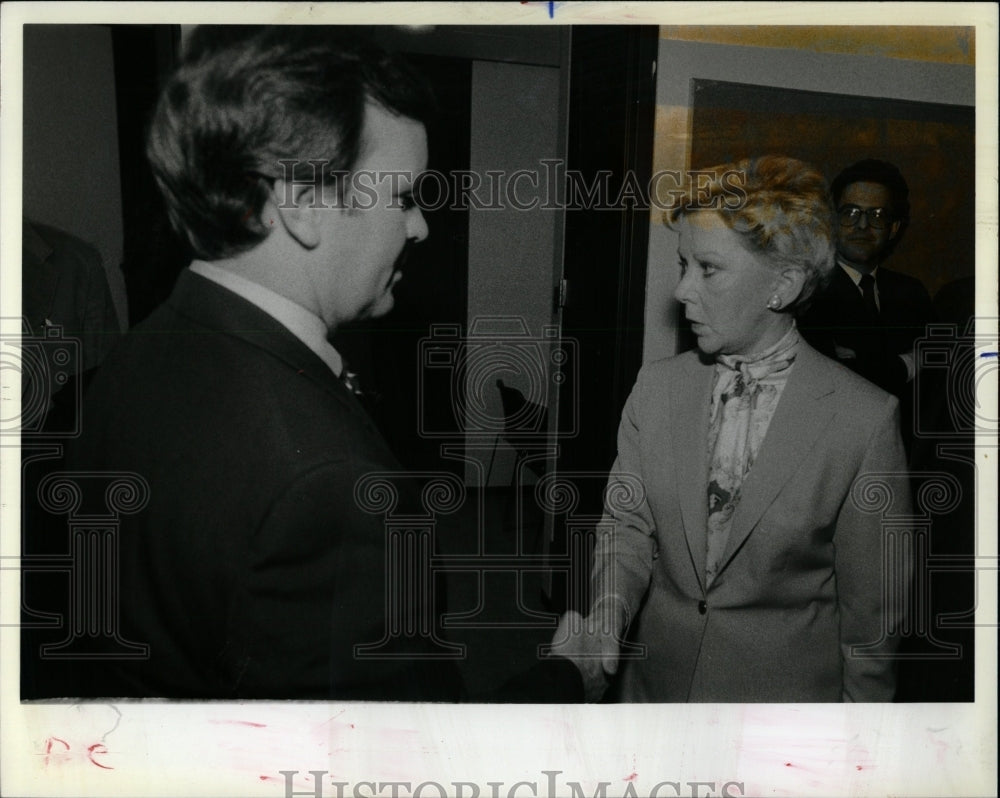 1982 Press Photo Mayor Byrne Election Debate Chicago - RRW03689 - Historic Images