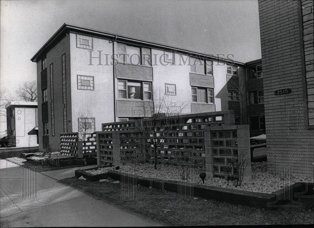 1973 Press Photo Apartment Condo Bldg Renovation Berwyn - RRW03777 - Historic Images