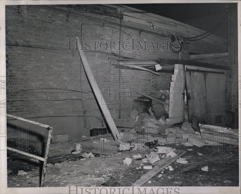 1962 Press Photo Beverly Woods Restaurant Bomb Damage - RRW03915 - Historic Images