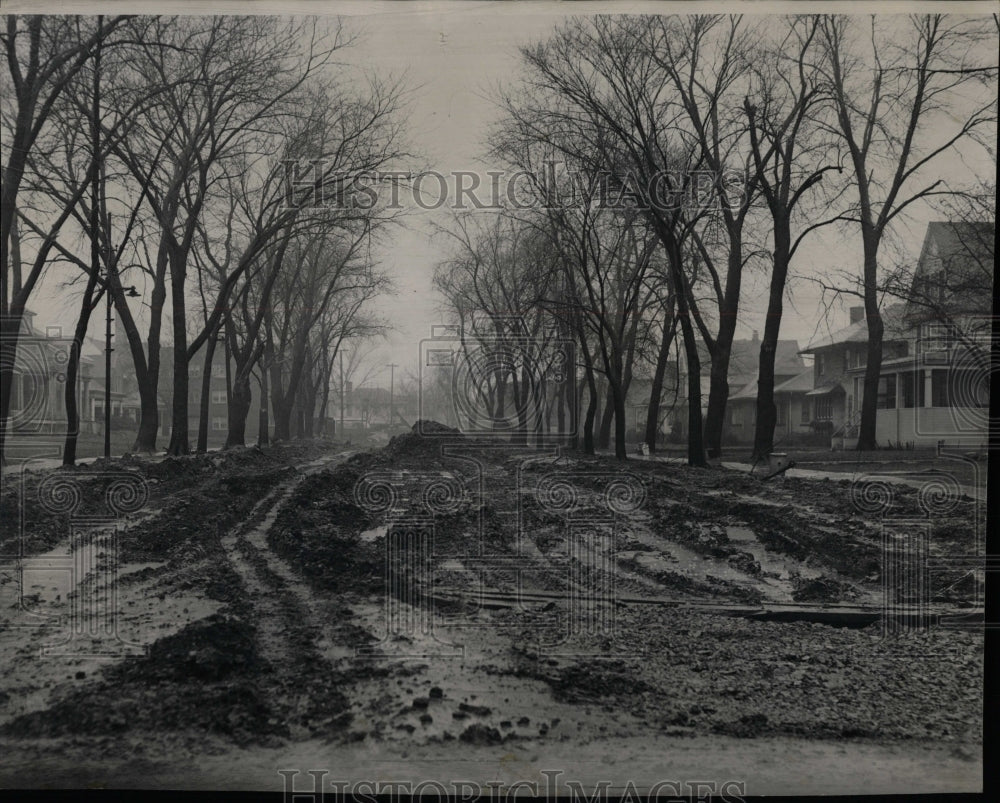 1955 Press Photo Sewer Extension Mud Beverly Hills IL - RRW03925 - Historic Images