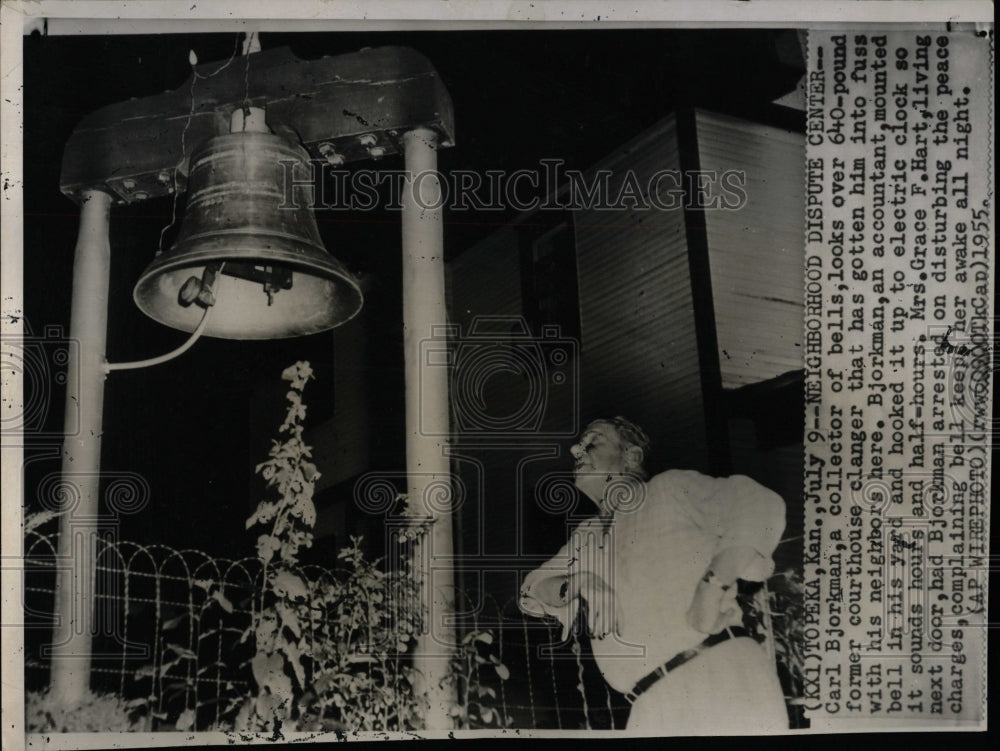 1955 Press Photo Carl Bjorkman courthouse clanger bells - RRW04143 - Historic Images