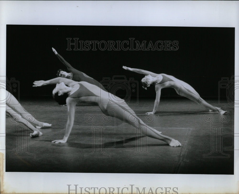 1974 Press Photo Bella Lewitzky dance Co performs show - RRW04187 - Historic Images
