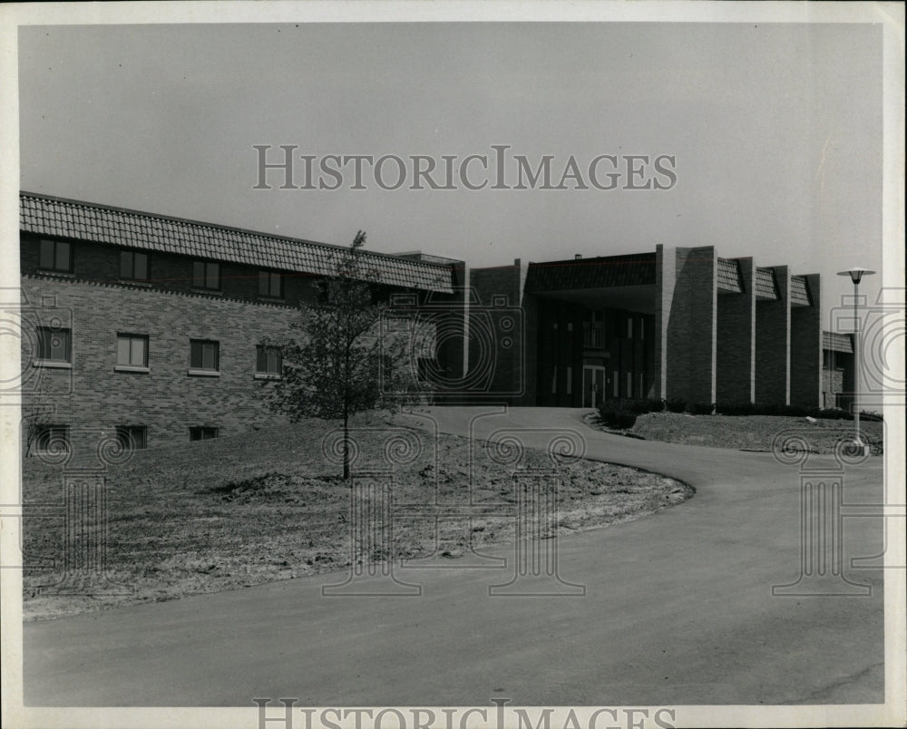 Press Photo Benedictine Sisters Tinley park Motherhouse - RRW04257 - Historic Images