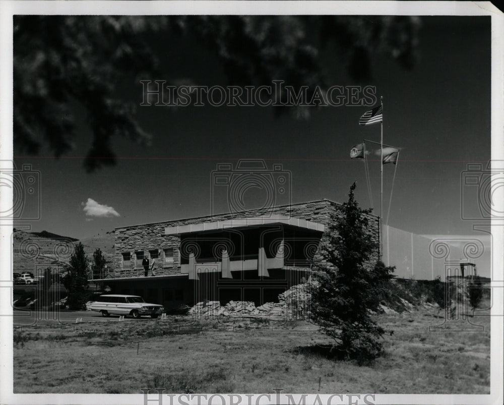 1965 Press Photo Administration Building Beech Aircraft - RRW04511 - Historic Images