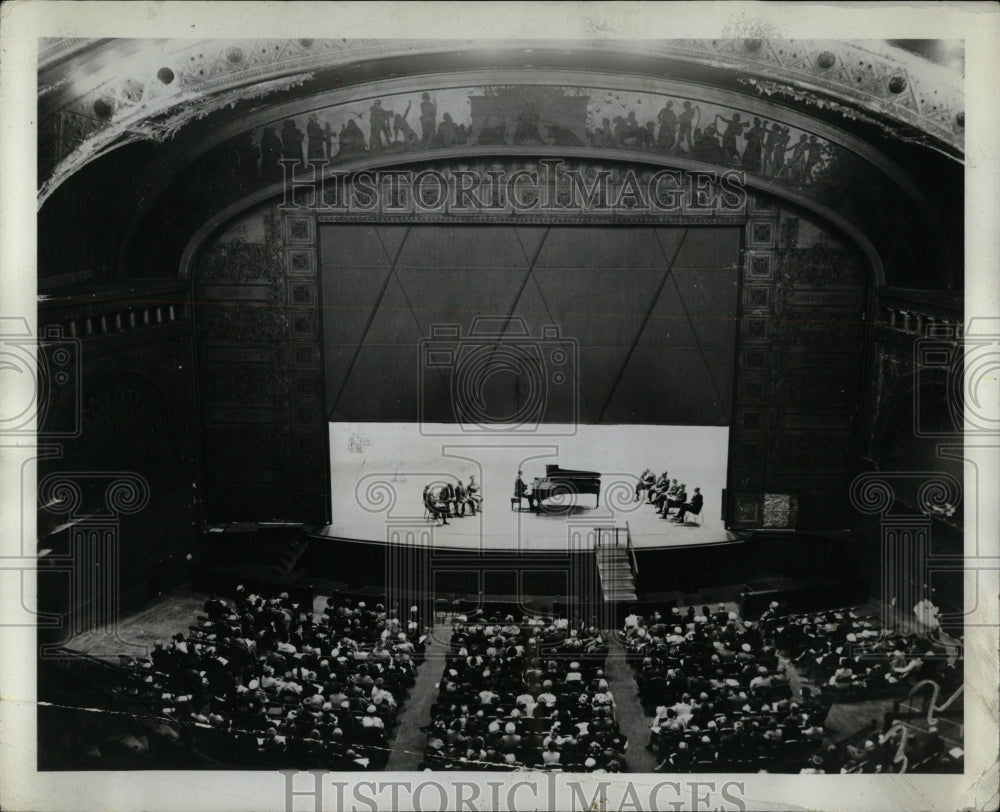 1961 Press Photo Vancliburn pianist Chicago Auditorium - RRW04703 - Historic Images